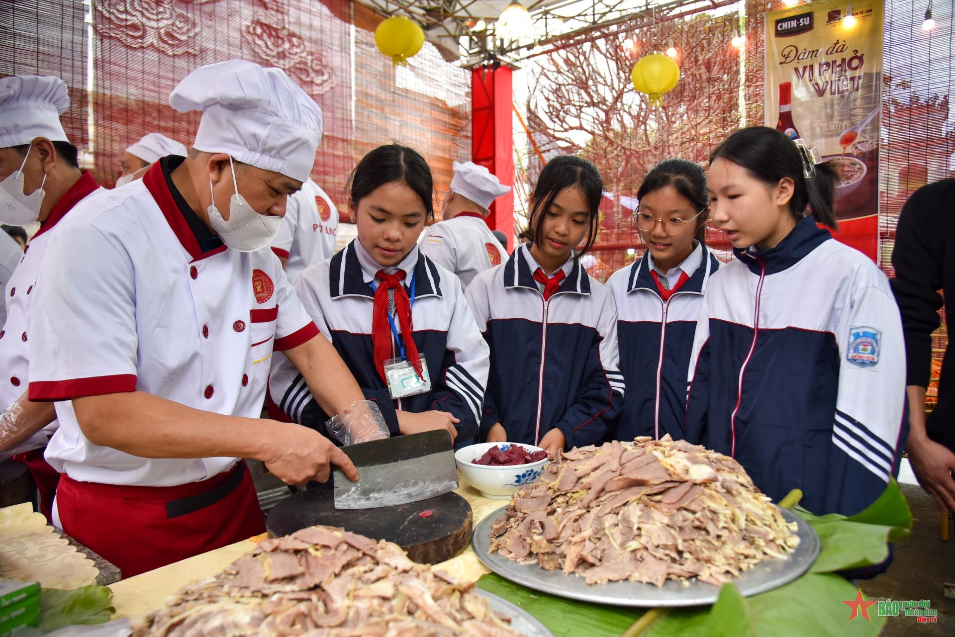 Phở Vân Cù nức thơm níu chân thực khách